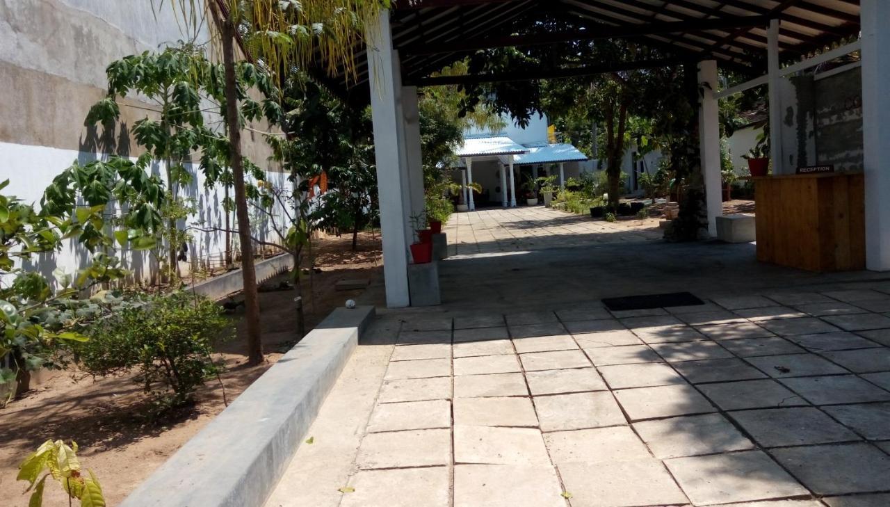 Cacao Hotel Katunayake Exterior photo